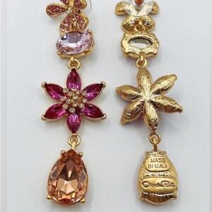 Oscar De La Renta
Earrings
Never worn
Pink, Gold plated